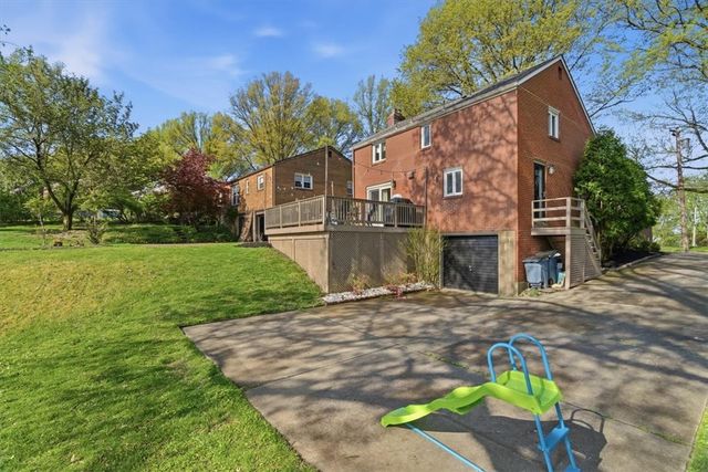 425 Edgewood Rd, Forest Hills Boro, PA 15221
