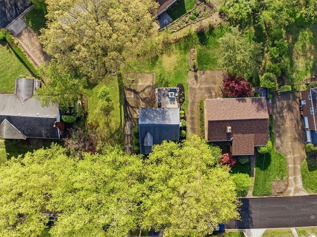 425 Edgewood Rd, Forest Hills Boro, PA 15221