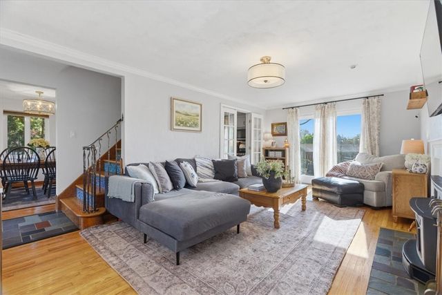 425 Edgewood Rd, Forest Hills Boro, PA 15221