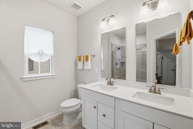 8437 HAMLIN ST, Lanham, MD 20706