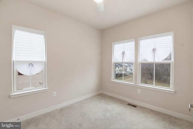 8437 HAMLIN ST, Lanham, MD 20706