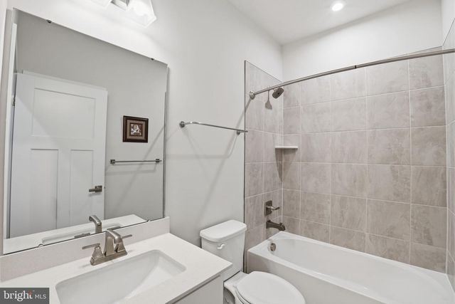 8437 HAMLIN ST, Lanham, MD 20706