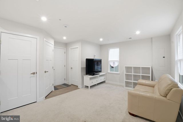 8437 HAMLIN ST, Lanham, MD 20706