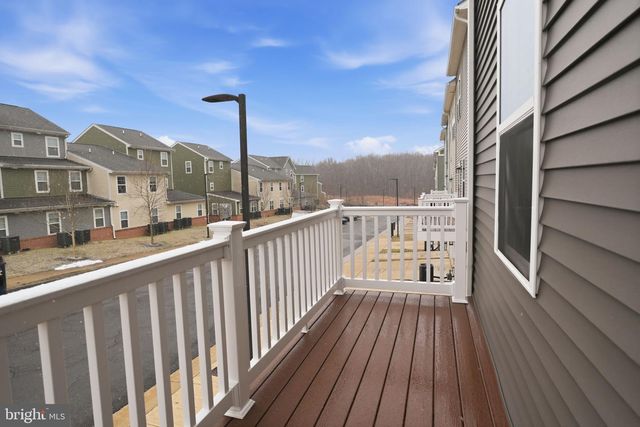 8437 HAMLIN ST, Lanham, MD 20706