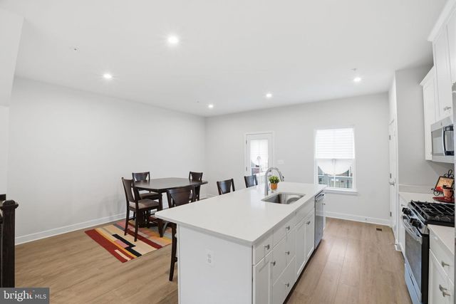 8437 HAMLIN ST, Lanham, MD 20706