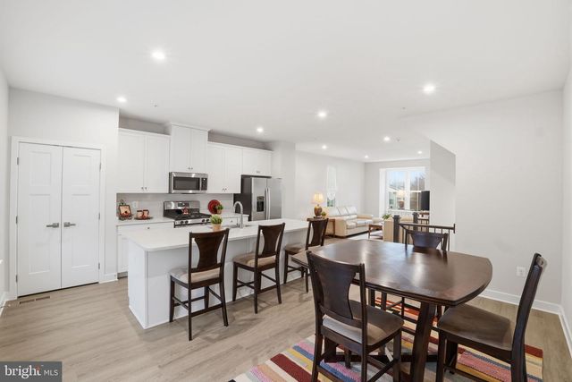 8437 HAMLIN ST, Lanham, MD 20706