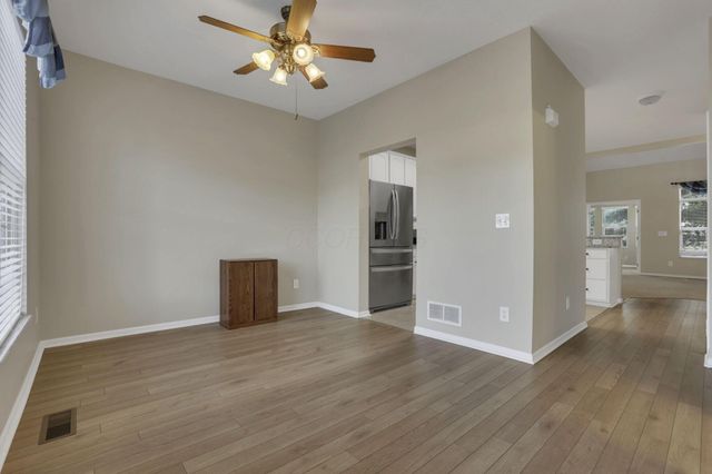 189 Pebble Creek Drive, Pataskala, OH 43062