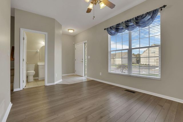 189 Pebble Creek Drive, Pataskala, OH 43062