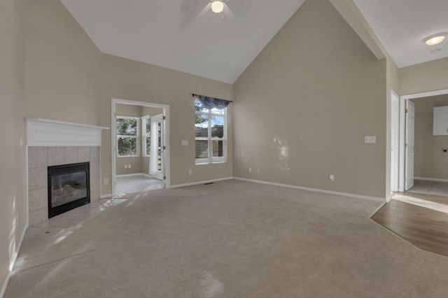 189 Pebble Creek Drive, Pataskala, OH 43062