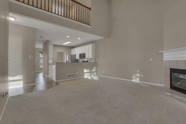 189 Pebble Creek Drive, Pataskala, OH 43062