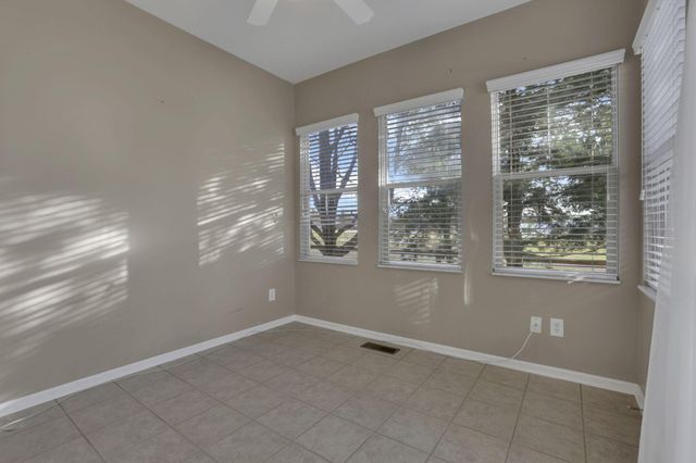 189 Pebble Creek Drive, Pataskala, OH 43062