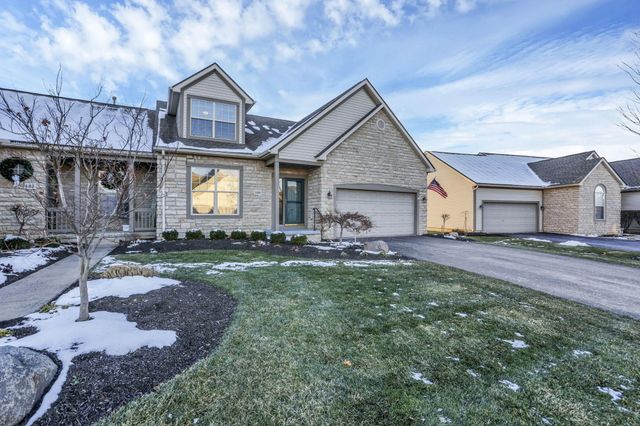 189 Pebble Creek Drive, Pataskala, OH 43062