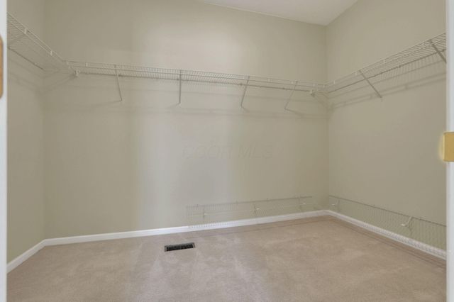 189 Pebble Creek Drive, Pataskala, OH 43062