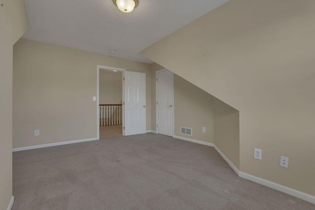 189 Pebble Creek Drive, Pataskala, OH 43062