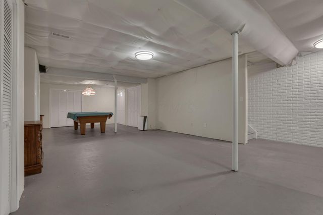 189 Pebble Creek Drive, Pataskala, OH 43062