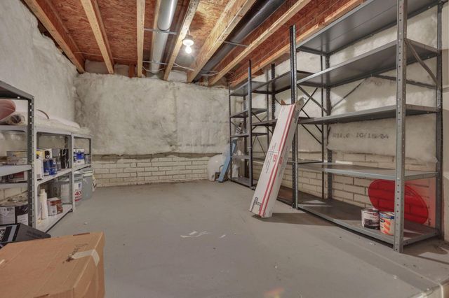 189 Pebble Creek Drive, Pataskala, OH 43062