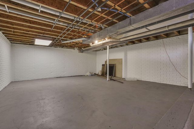 189 Pebble Creek Drive, Pataskala, OH 43062