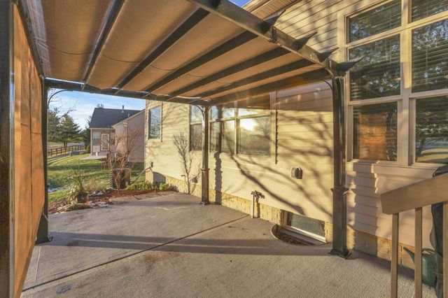 189 Pebble Creek Drive, Pataskala, OH 43062