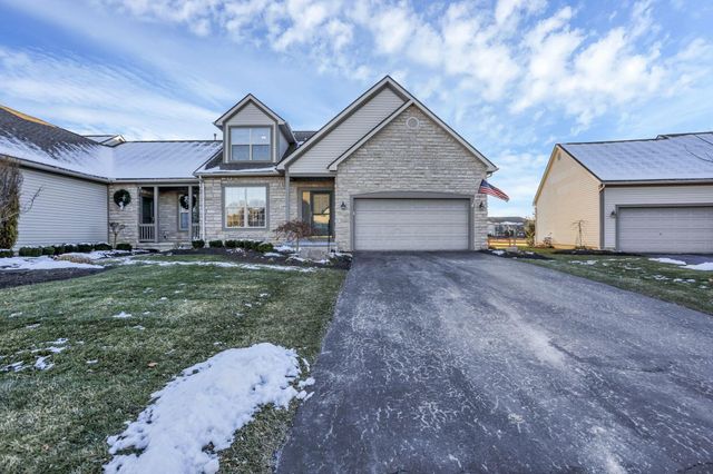 189 Pebble Creek Drive, Pataskala, OH 43062