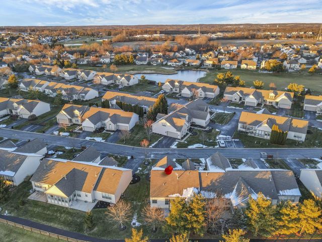 189 Pebble Creek Drive, Pataskala, OH 43062