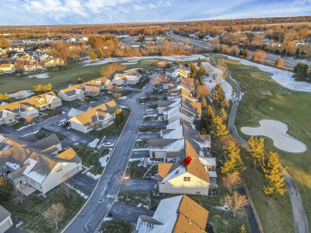 189 Pebble Creek Drive, Pataskala, OH 43062