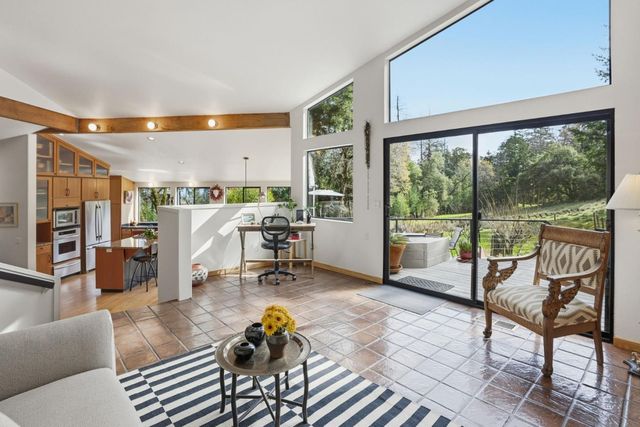 19118 Old Vineyard Road, Los Gatos, CA 95033