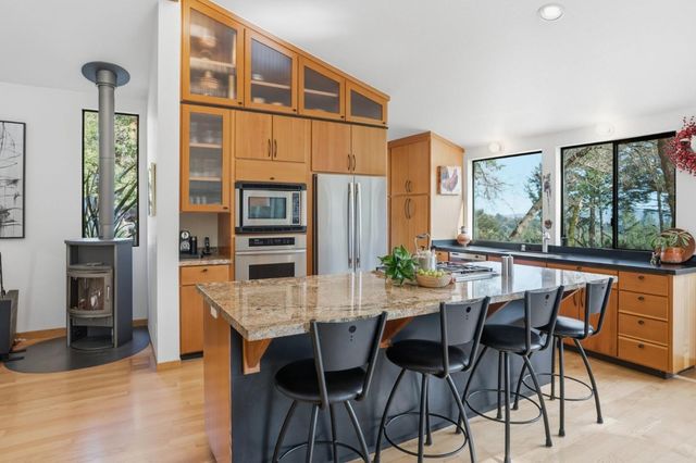 19118 Old Vineyard Road, Los Gatos, CA 95033