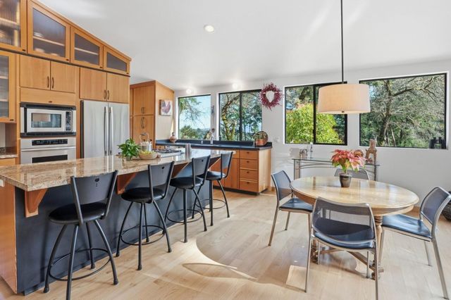 19118 Old Vineyard Road, Los Gatos, CA 95033