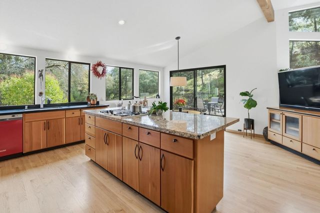 19118 Old Vineyard Road, Los Gatos, CA 95033