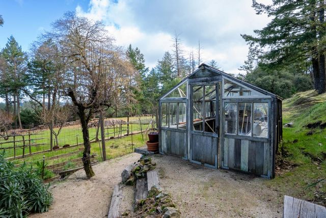 19118 Old Vineyard Road, Los Gatos, CA 95033