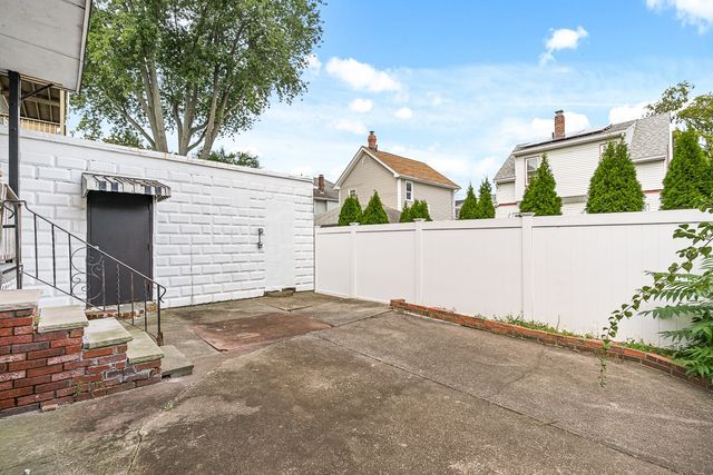 20 Bowen Ave 1, Medford, MA 02155