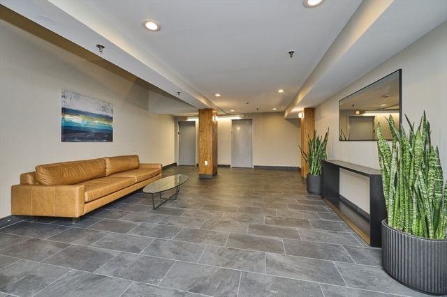 147 Kelton St 609, Boston, MA 02134