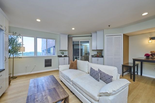 147 Kelton St 609, Boston, MA 02134