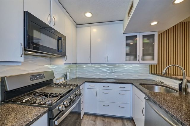 147 Kelton St 609, Boston, MA 02134