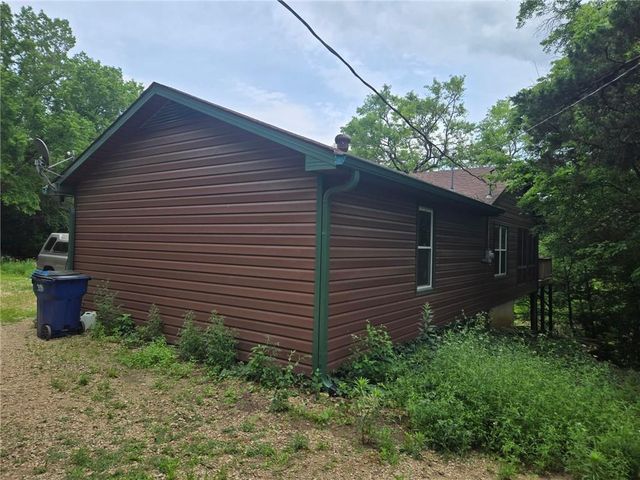1619 E 318th Road, Lecompton, KS 66050