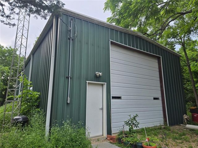 1619 E 318th Road, Lecompton, KS 66050