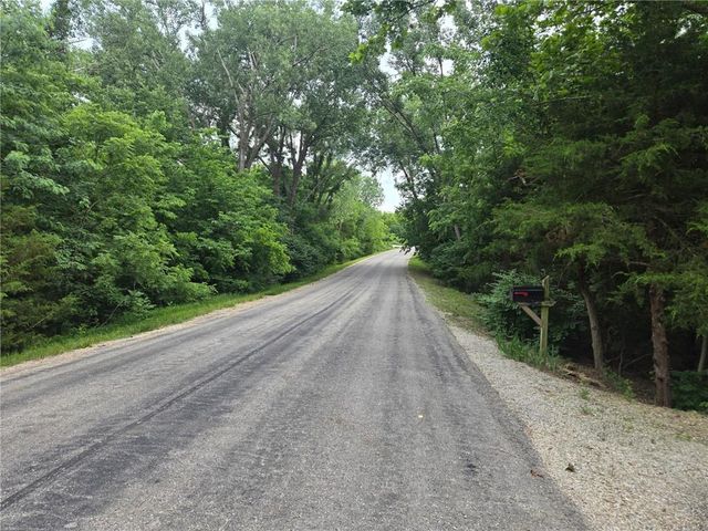 1619 E 318th Road, Lecompton, KS 66050