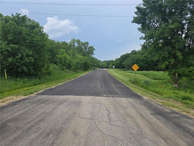 1619 E 318th Road, Lecompton, KS 66050