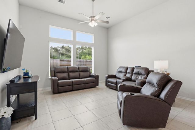 814 White Pine Haven Lane, Crosby, TX 77532
