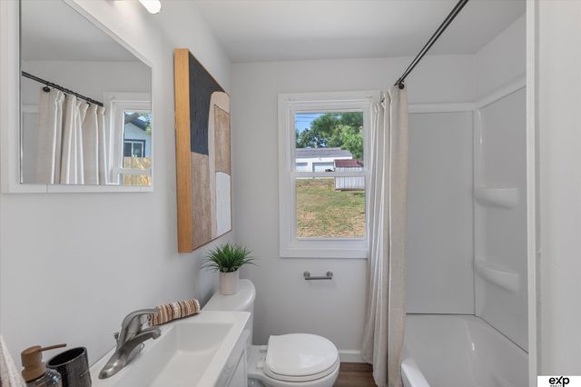 2208 N 60th Street, Omaha, NE 68104