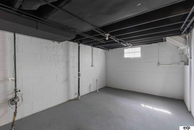 2208 N 60th Street, Omaha, NE 68104