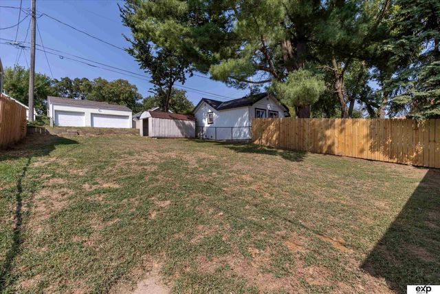 2208 N 60th Street, Omaha, NE 68104