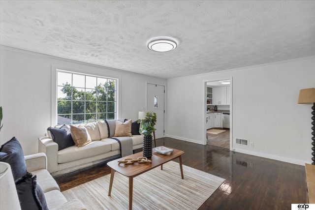 2208 N 60th Street, Omaha, NE 68104