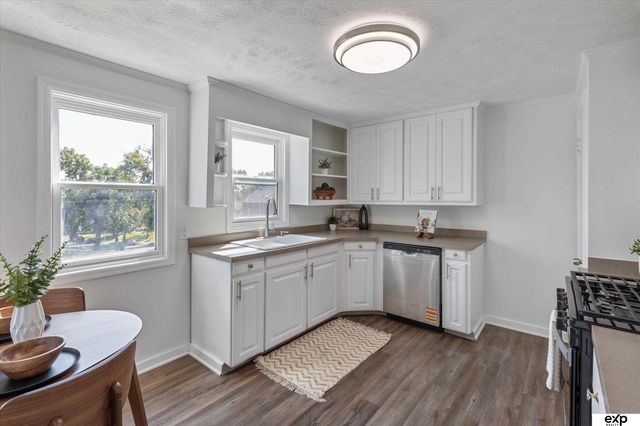 2208 N 60th Street, Omaha, NE 68104