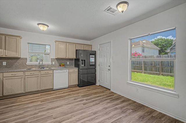 8010 Fox Street Street, Baytown, TX 77523