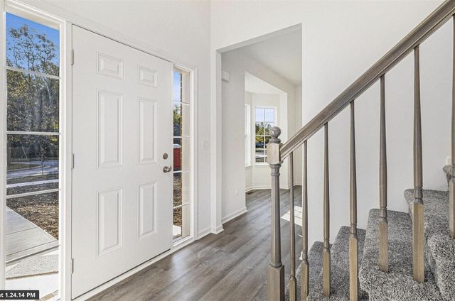 43640 S Timberview Drive, Belleville, MI 48111