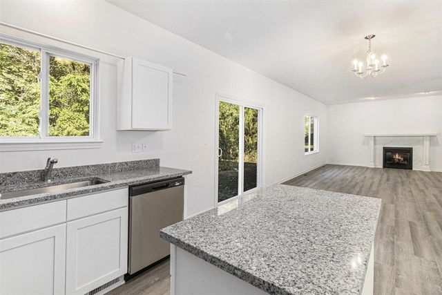 43640 S Timberview Drive, Belleville, MI 48111