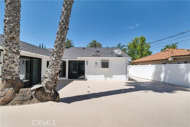 18234 Sugarman Street, Tarzana (los Angeles), CA 91356