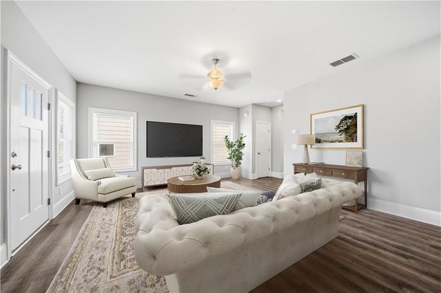 1763 Stone Hedge NW Drive, Atlanta, GA 30318