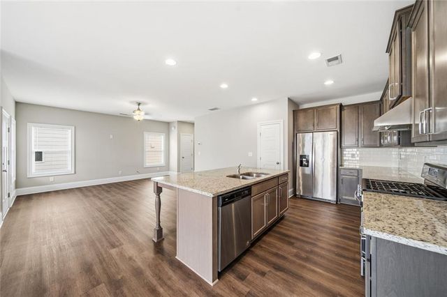 1763 Stone Hedge NW Drive, Atlanta, GA 30318